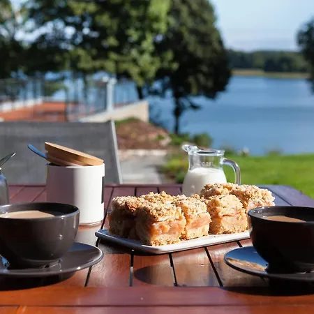 Niebo Do Wynajecia Alloggio in famiglia *